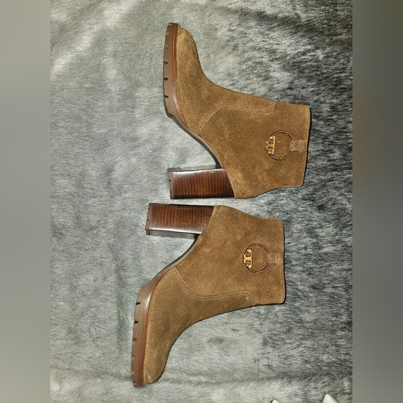 New Tory Burch Boot, color brown, size 8 1/2, brand new - Picture 3 of 4